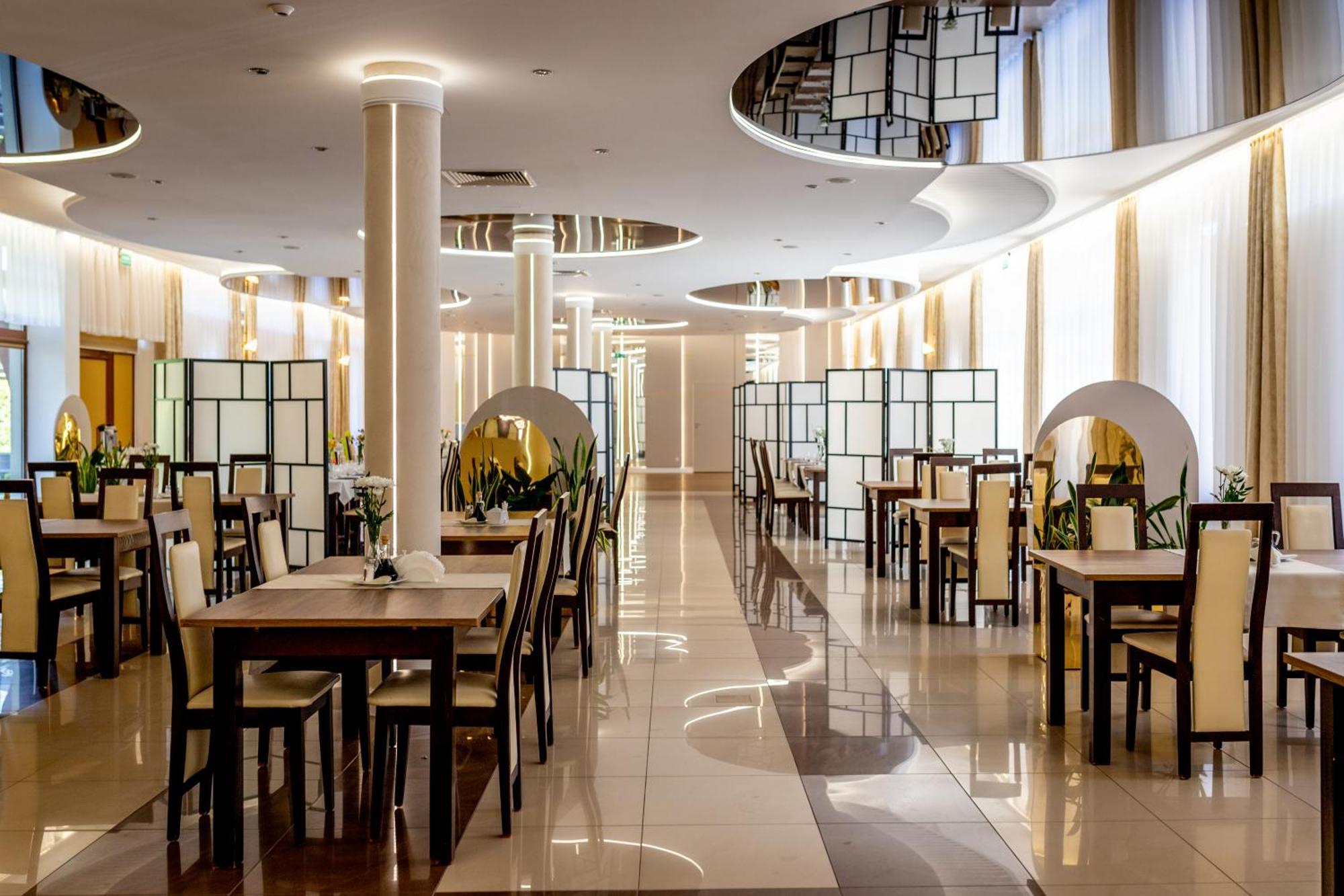 Hotel Trzy Korony Głogów Małopolski Exterior foto